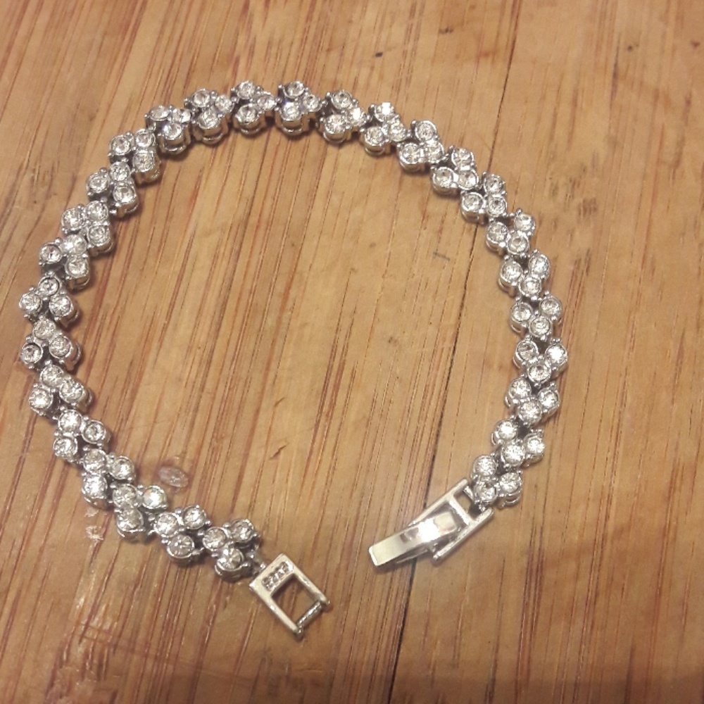 👋925 silver and Crystals
